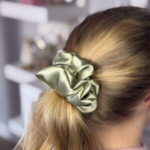 mała gumka scrunchy pistacja