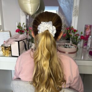 Mała gumka scrunchy biała